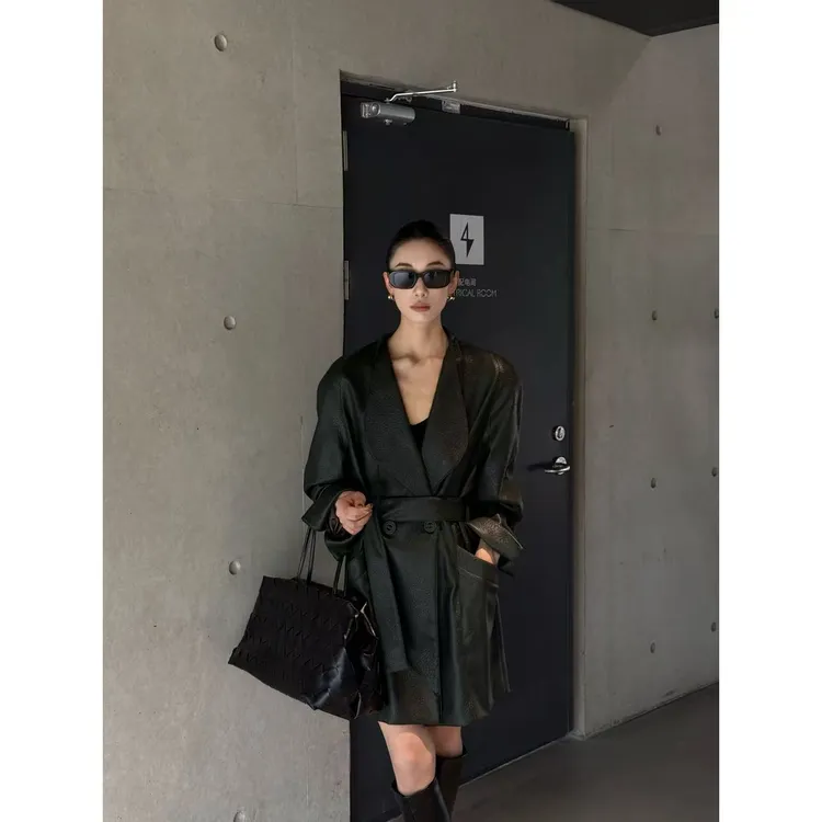 FIINAL《独者》结构翻领中长款荔枝纹皮外套