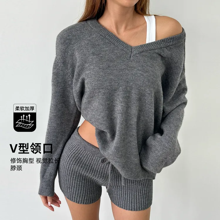 fitlife白女穿搭高级感|灰V领学院宽松慵懒北极绒针织毛衣