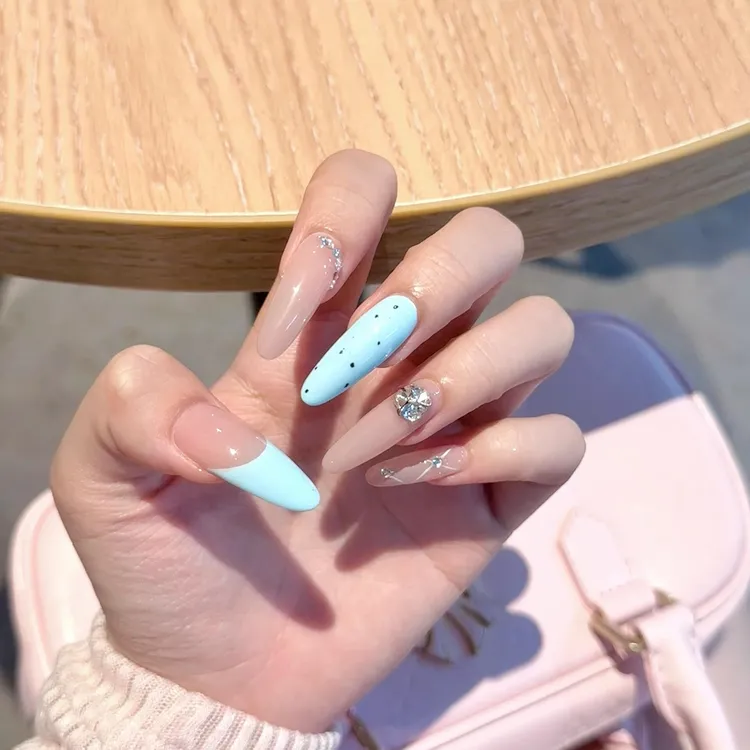 可爱蓝色秋冬纯手工美甲新款甲片穿戴甲彰显显白气质高级感美甲片