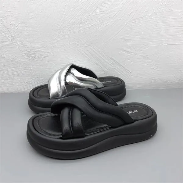 绝美厚底凉拖鞋女夏外穿时尚百搭2025年新款法式高级感软底沙