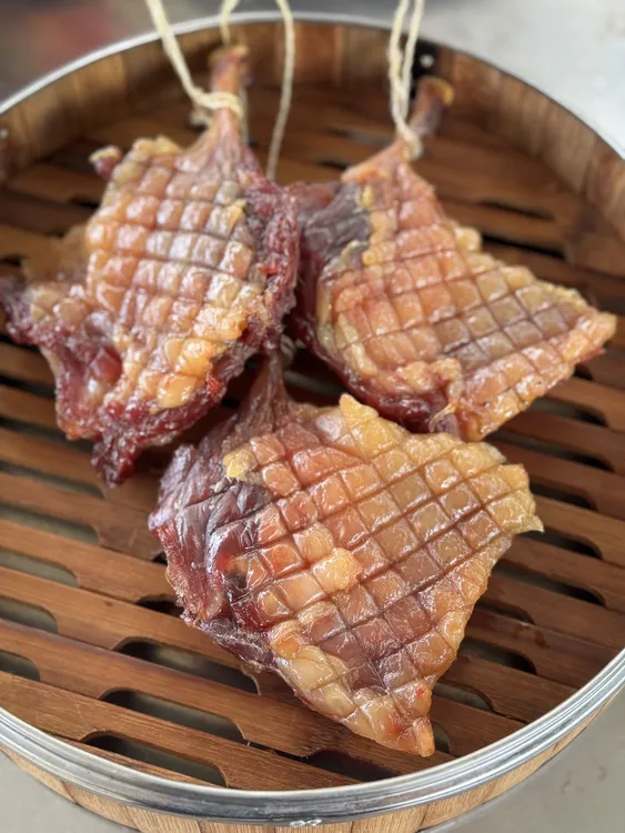 天然风干手工腊鸭腿广西土特产