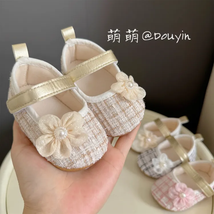 春秋季女宝宝学步鞋0-1岁防滑防踢软胶底周岁小香风公主鞋单鞋