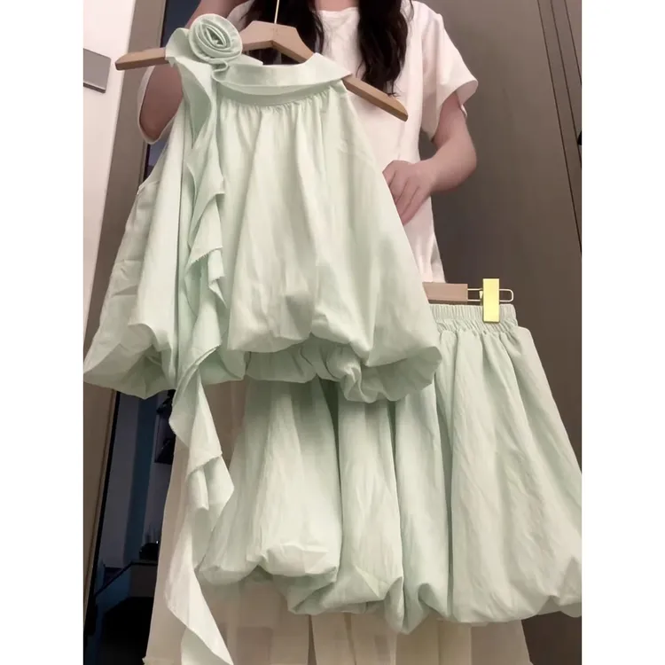 法式绿色花朵高级感挂脖背心上衣女夏季海边度假花苞短裙两件套