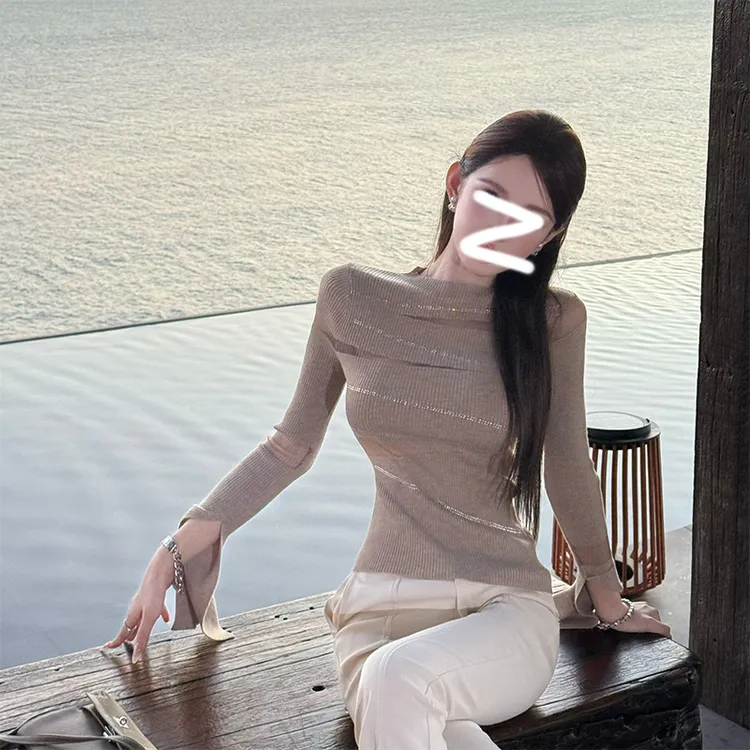 “许我耀眼”设计感ins风气质性感烫钻上衣秋季纯欲修身显瘦针织衫