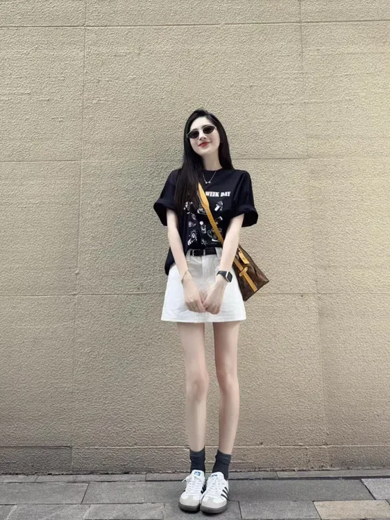 黑色印花短袖T恤女2025新款显瘦宽松慵懒风韩系上衣百搭半裙