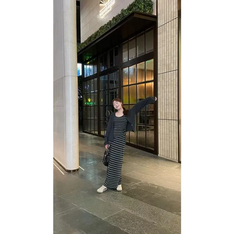 YPP!【条纹方程式】秋季显瘦长袖开衫吊带半身裙休闲三件套套装