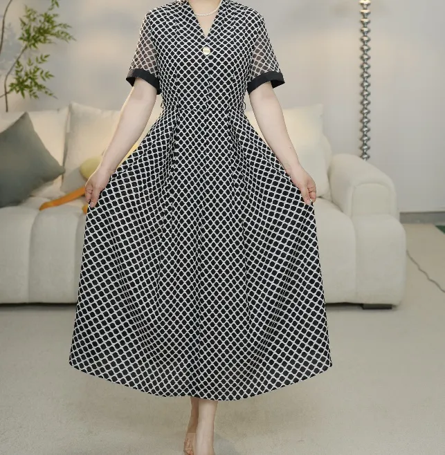 X019连衣裙碎花显瘦时尚夏季小个子法式收腰气质