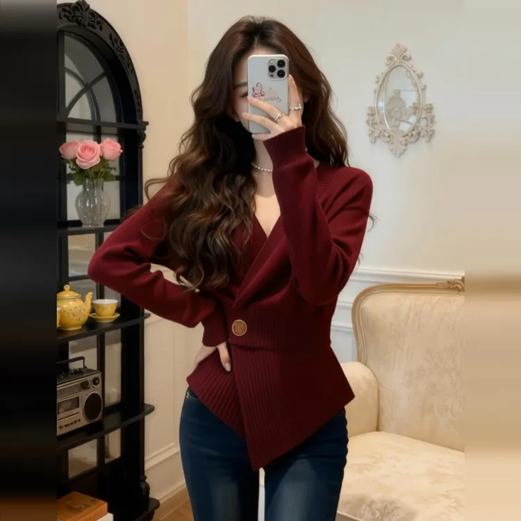 法式复古红色v领毛衣女秋冬季2026新款高级感内搭打底衫针织上衣