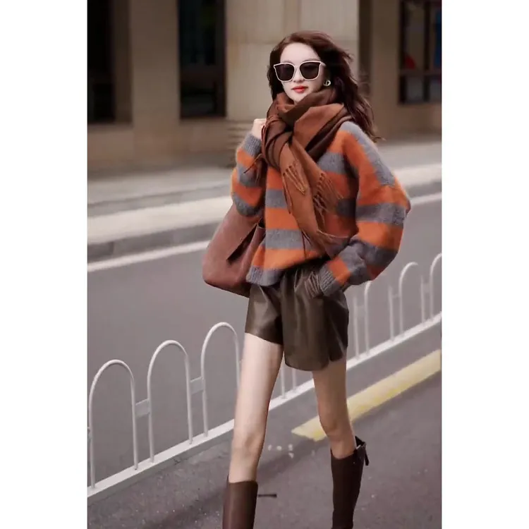 套装女2025新款爆款洋气穿搭时髦减龄撞色条纹针织衫短裤两件套潮
