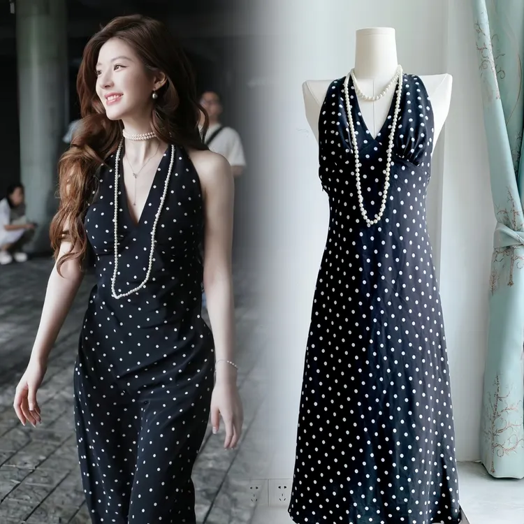 许我耀眼赵露思许妍同款黑色波点V领挂脖露背连衣裙显瘦中长裙女