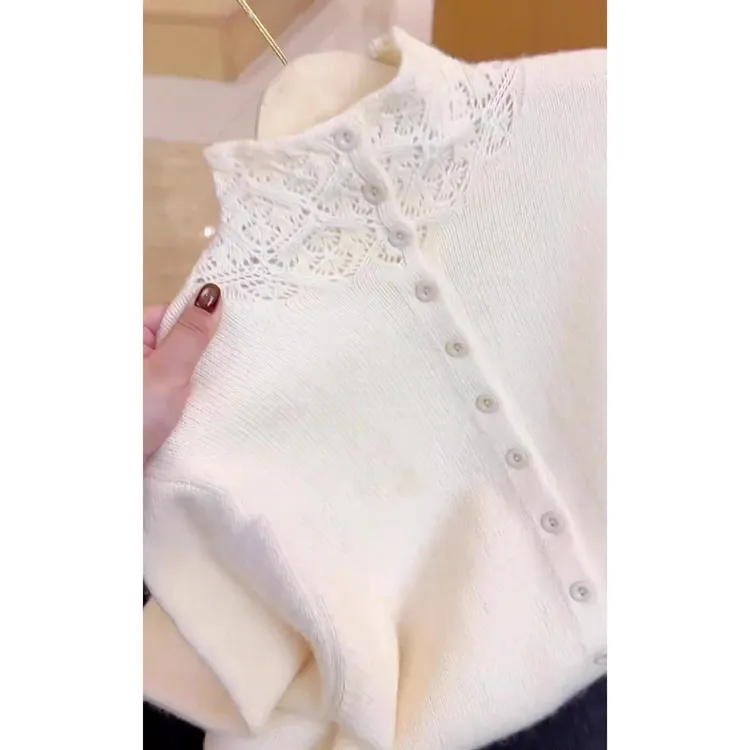 气质轻奢风立领钩花设计米色毛衣女装2025冬季新款小众百搭针织衫
