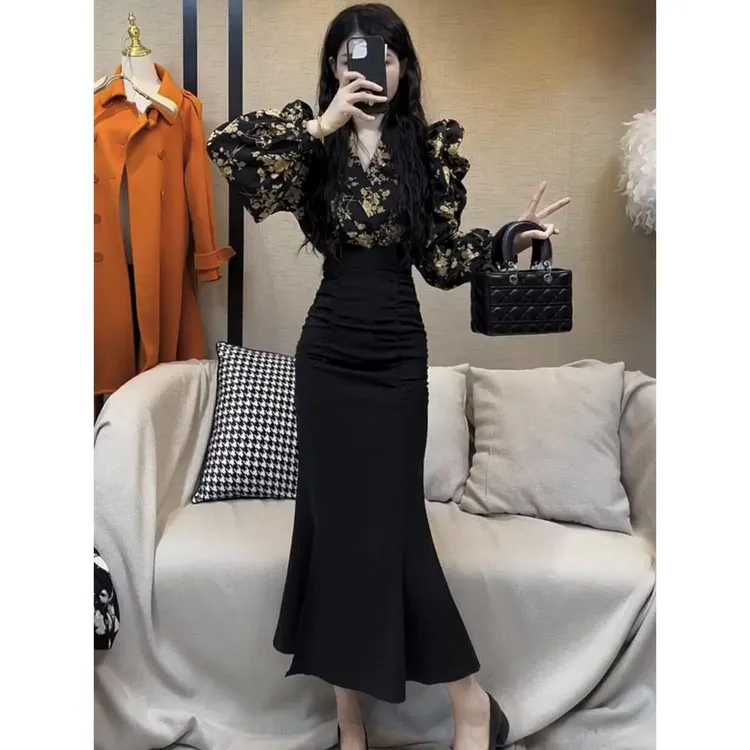 网红爆款小个子套装裙女2025春季新款法式泡泡袖碎花小衫+鱼尾裙