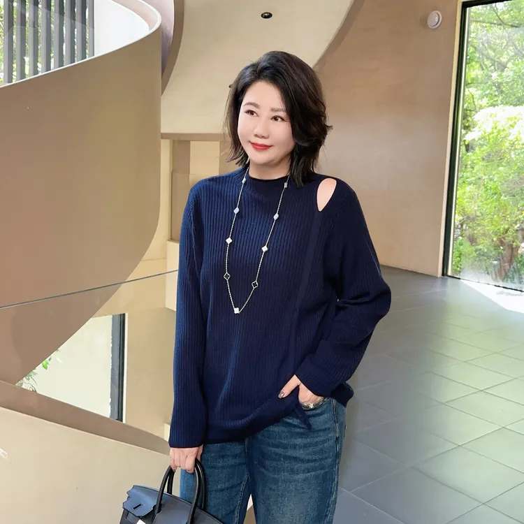 微胖女装【轻盈姿态】小立领裂口抽绳打底毛衣坑条秋季新款113