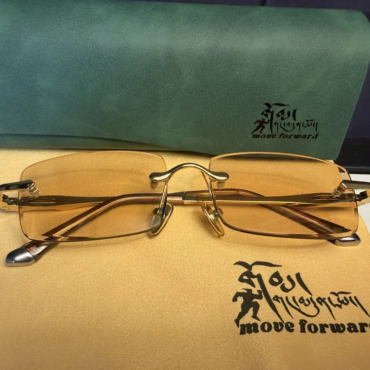 爆款防蓝光眼镜茶色