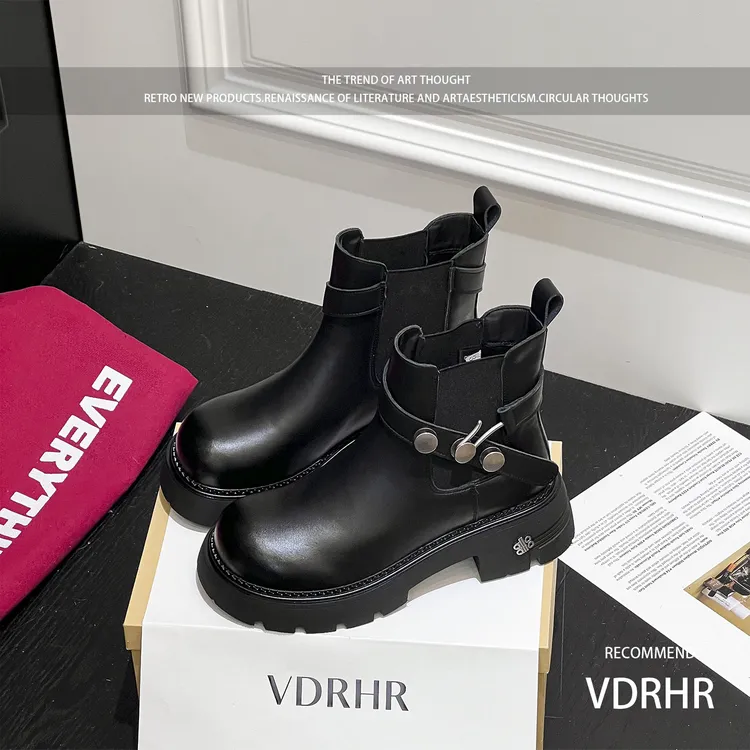 2025年秋季新款增高黑色马丁靴女款骑士靴气质百搭皮面时装靴女鞋