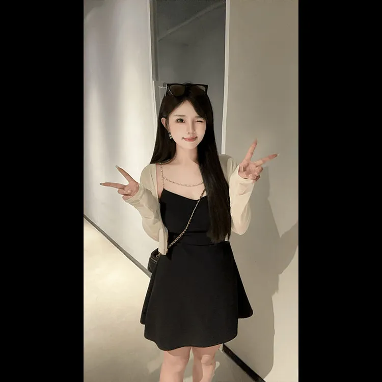 夏日流行穿搭爆款法式小黑裙女大码微胖mm遮肉早秋穿搭法式赫本风