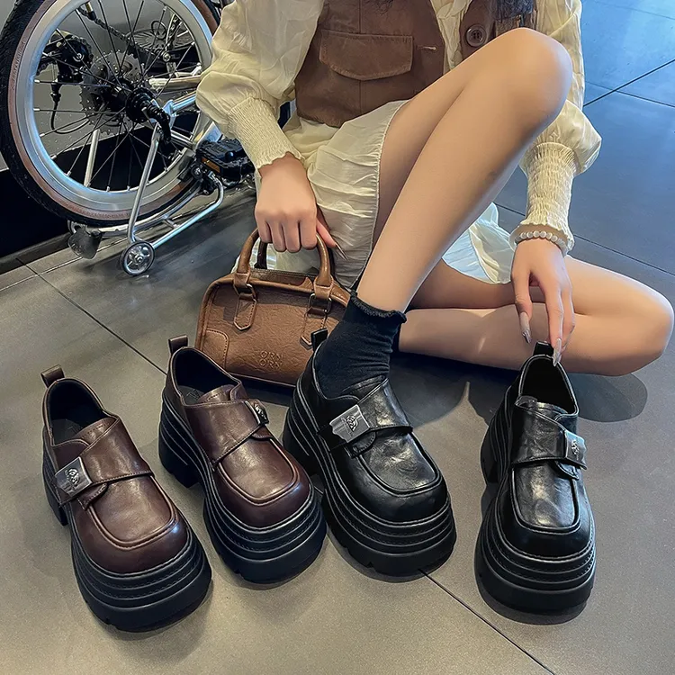 欧洲站10cm厚底乐福鞋女2025新款小个子松糕单鞋增高魔术贴小皮鞋