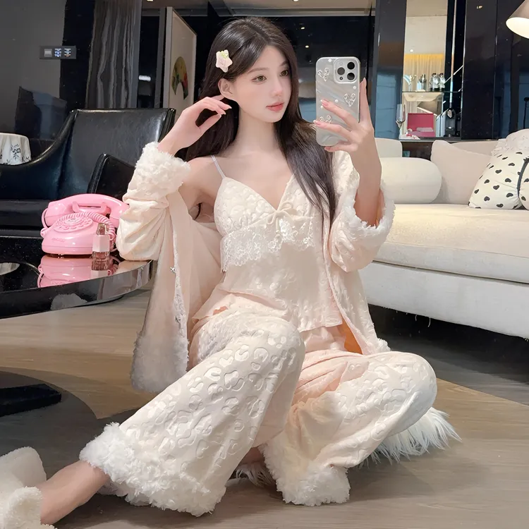 海岛绒睡衣女2025新款秋冬三件套可外穿加厚保暖豹纹高级感家居服