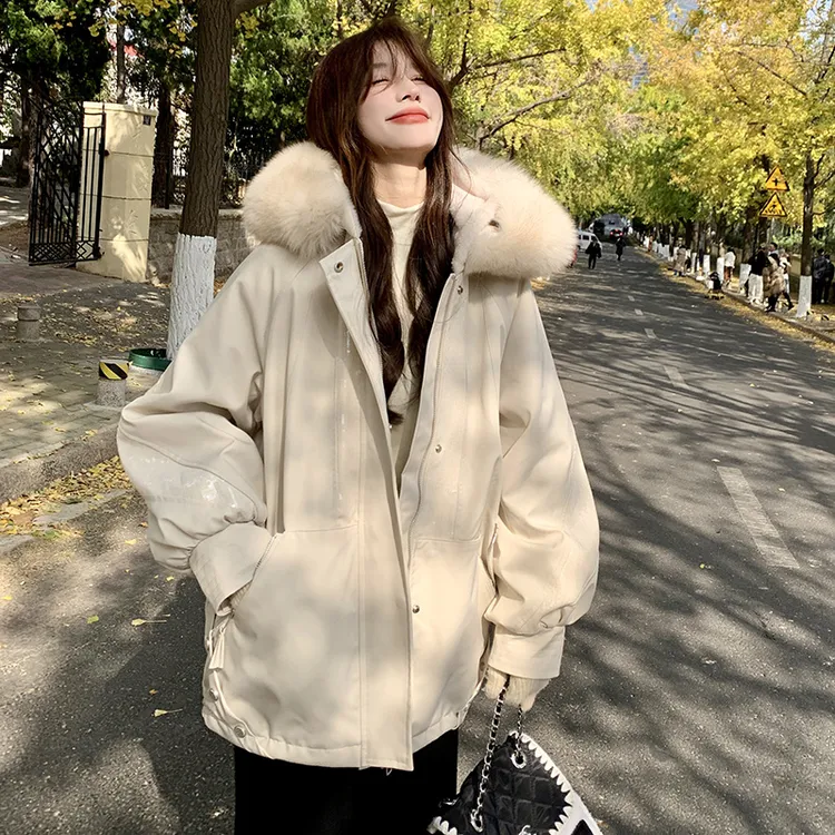 米白色连帽派克服女冬季2025新款韩版宽松休闲加绒加厚大毛领外套