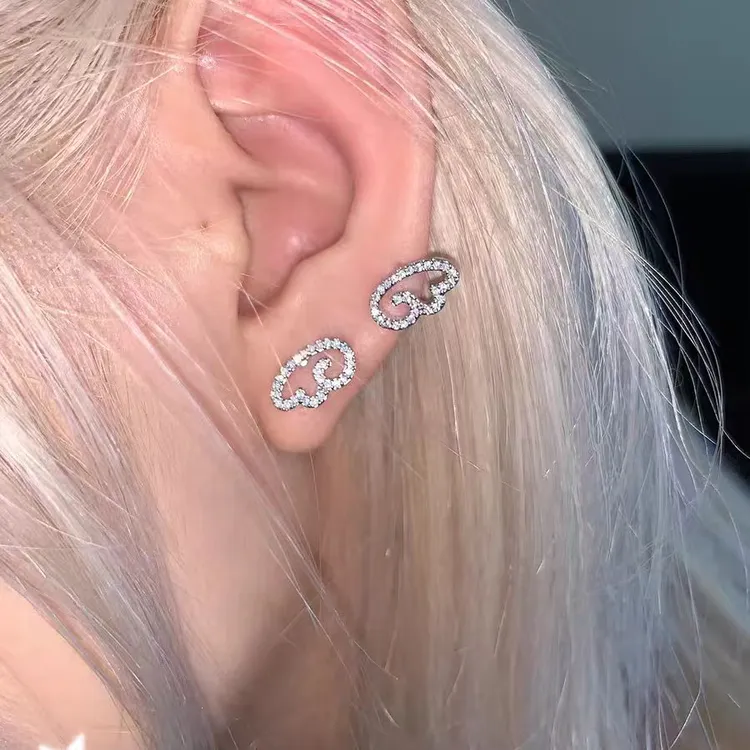  翅膀耳钉女养耳洞小众设计精致耳骨钉独特小众耳环时尚气质耳饰