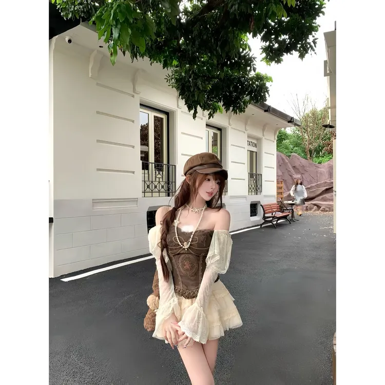 罗曼蒂克 早秋新款纯欲风温婉大方复古宫廷风拼接蕾丝上衣+短裙