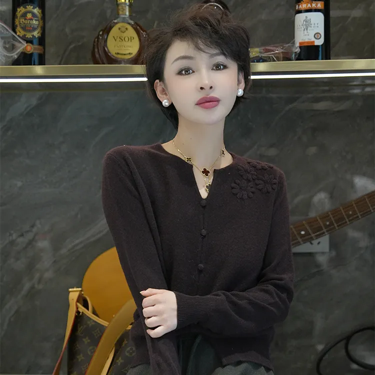 【绣娘】纯手工刺绣气质加厚纯羊毛保暖显瘦针织衫MG8381