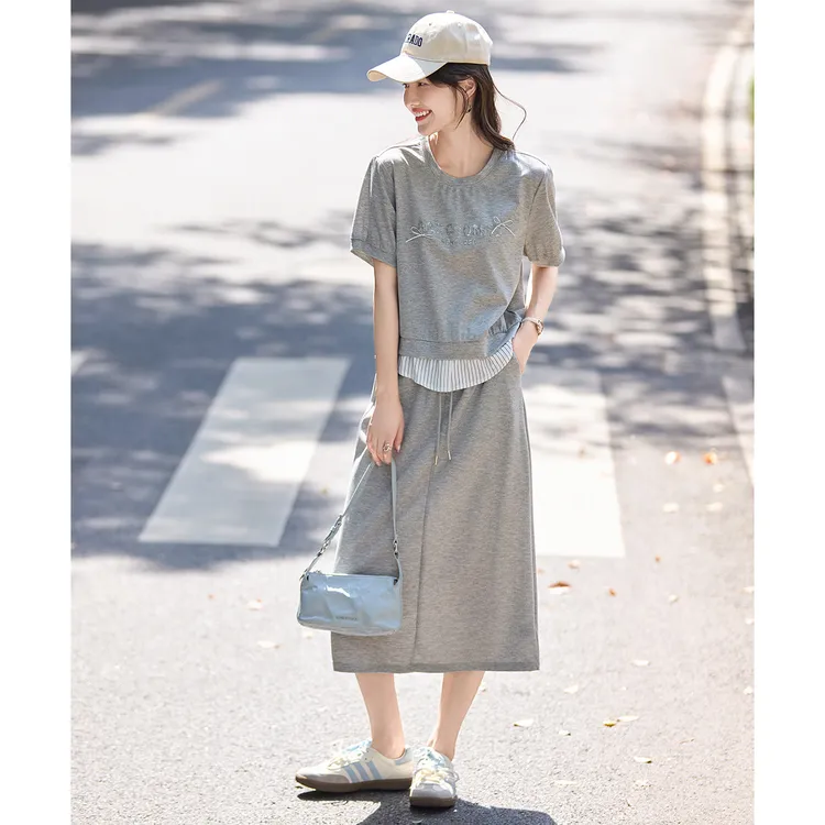 尚静街头风套装裙女2025夏季新款假两件印花T恤+抽绳松紧腰半身裙