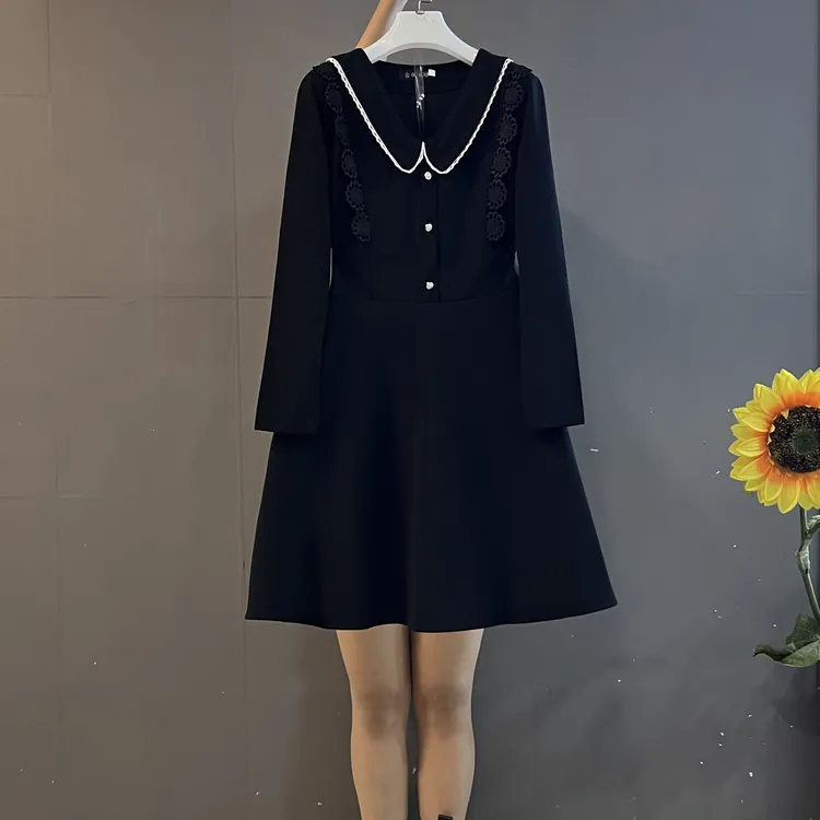 欧货新款通勤时尚翻领蕾丝镂空花边收腰显瘦气质连衣裙
