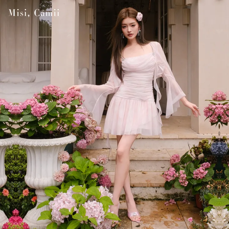 Misi,Camii2025夏季新款女装钻饰烫银褶皱斜摆时尚套装显瘦高级感