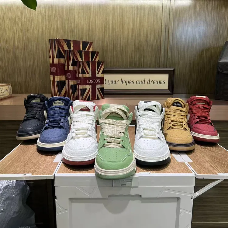 2025秋季新款大码运动潮流男鞋透气百搭时尚休闲鞋潮男男鞋轻便