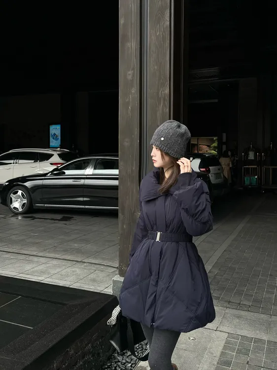 R123656W【90白鸭绒】秋冬季新款加厚保暖时尚气质款翻领洋气羽绒服