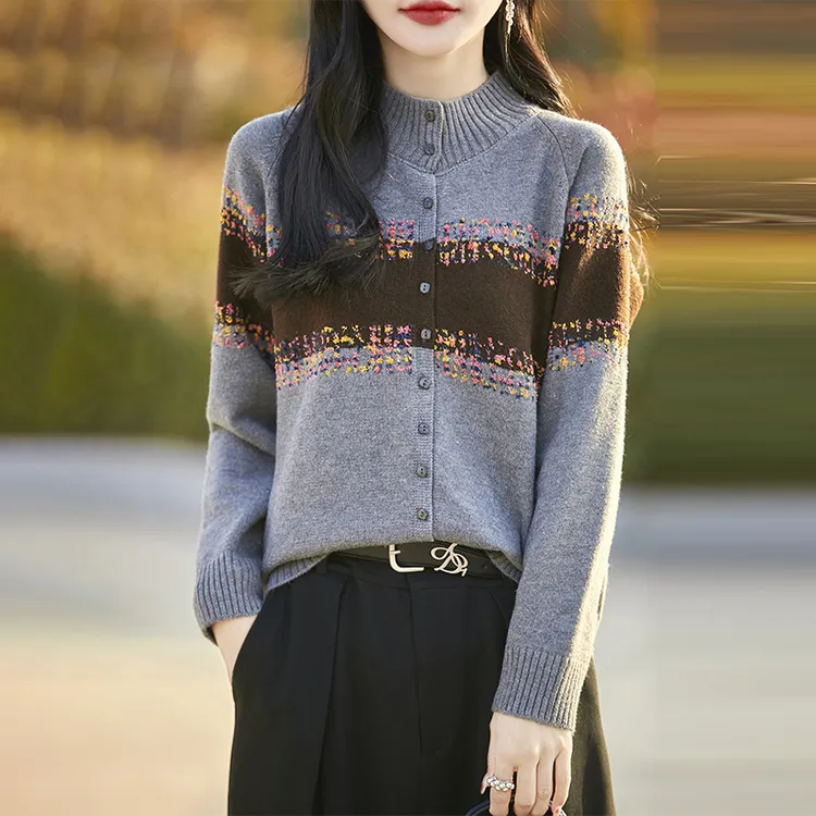 品牌撤柜正品秋冬新款加厚方扣羊毛针织开衫时尚百搭显瘦洋气上衣