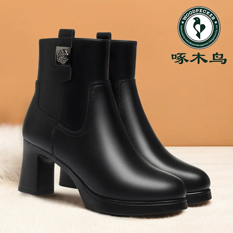啄木鸟粗跟短靴女高跟百搭秋冬靴子配裙子加绒短筒马丁靴女士棉靴