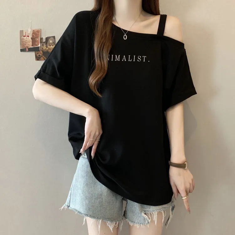 大码字母印花斜领短袖t恤女夏季2025新款宽松显瘦时尚露肩上衣女
