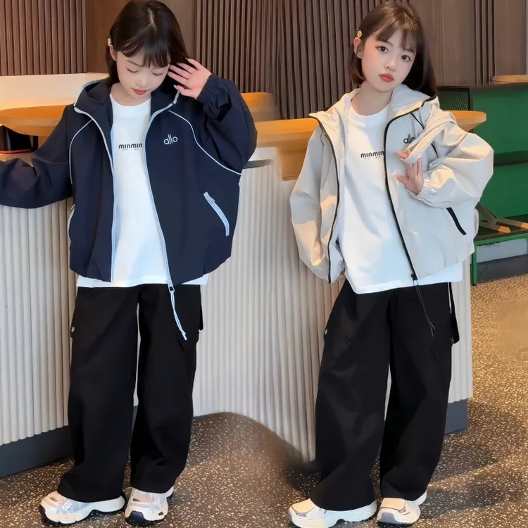 女童外套秋款2025新款儿童洋气连帽风衣女大童秋季宽松运动冲锋衣
