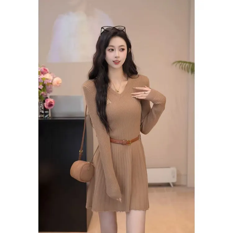 YUANLIANSU/圆脸酥【玉霞金绮】法式褶皱收腰V领针织连衣裙女装秋季