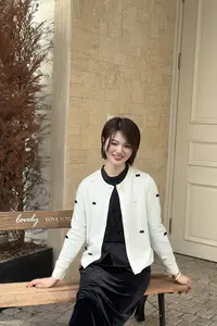 YOYOCROWN 美莉诺100羊毛蝴蝶结花花圆领设计羊毛衫