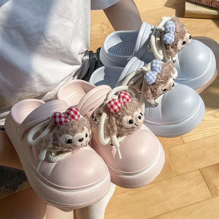 AKM可爱雪莉玫少女百搭沙滩凉拖鞋女学生2025夏厚底外穿洞洞鞋