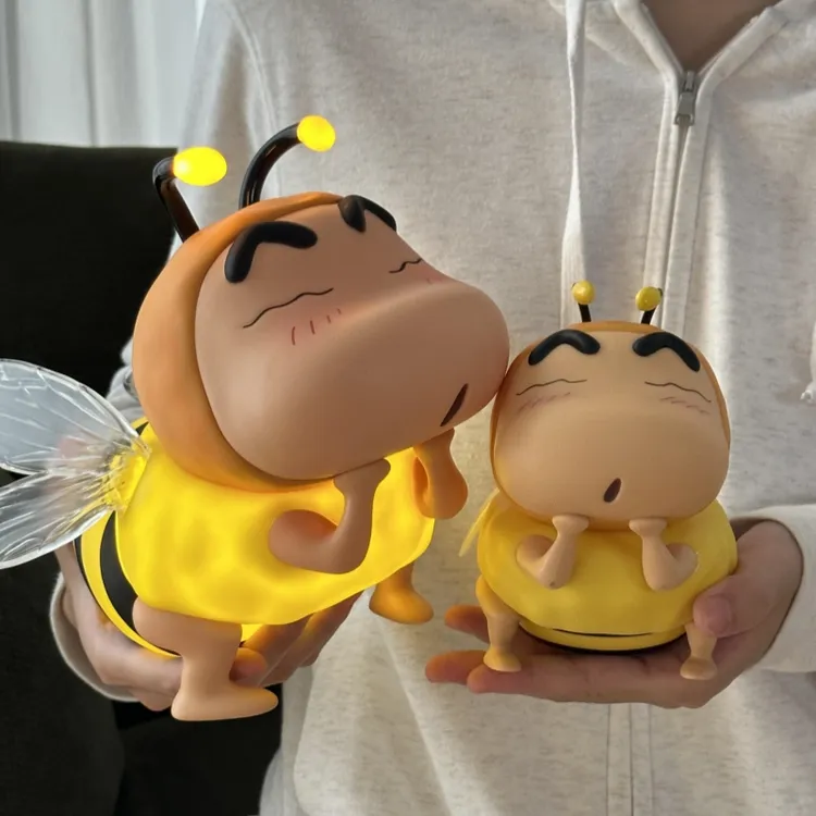 发光蜜蜂蜡笔小新小夜灯摆件氛围拍拍灯手办礼物大号客厅玩偶公仔