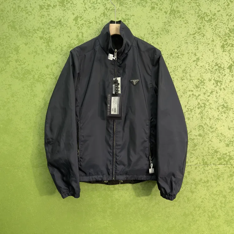 未使用 Prada/普拉达 25新款三角标黑蓝双面夹克/48/工价17800