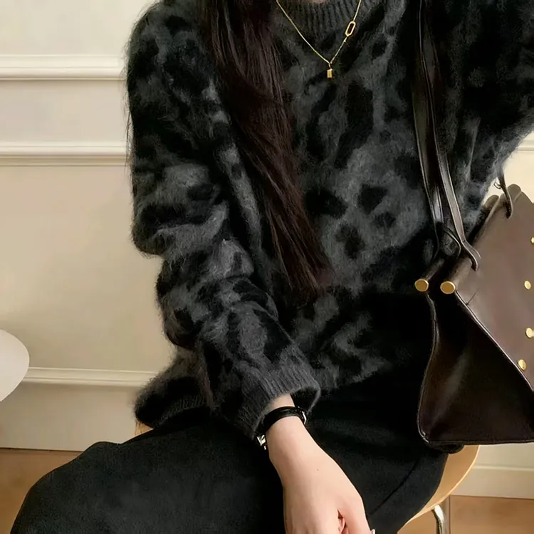 欧货慵懒风豹纹圆领软糯针织上衣女2025秋冬新款时尚休闲百搭毛衣