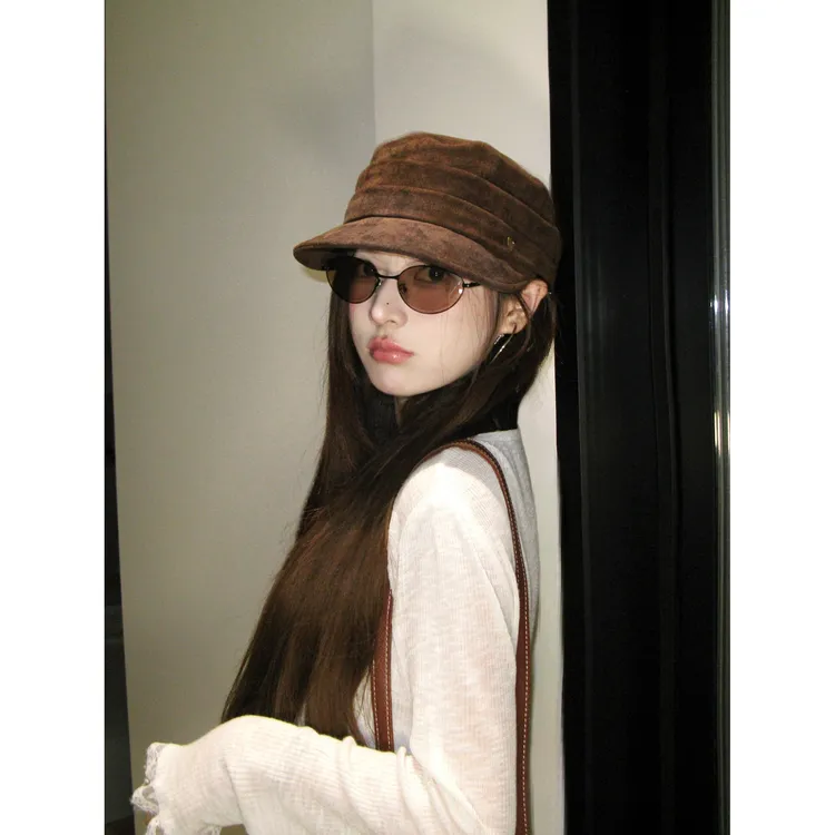 帽子女秋冬中古风麂皮褶皱马术平顶帽2025新款复古做旧休闲报童帽