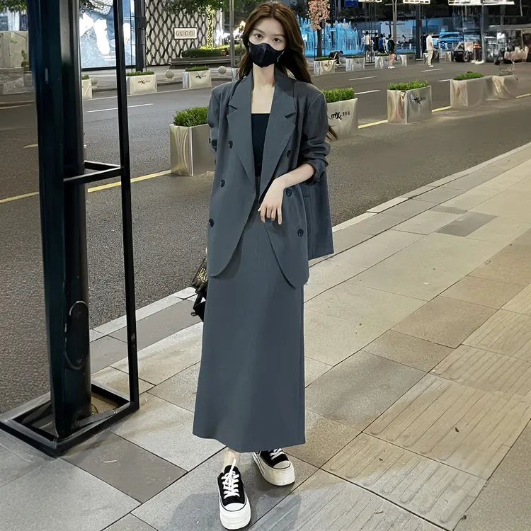 拉夏贝尔高级感休闲西服时尚套装春秋西装外套高腰半身裙两件套