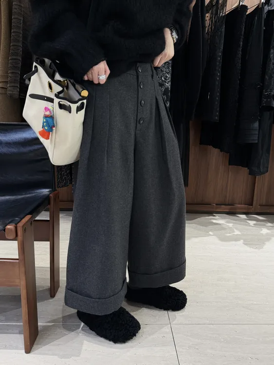 【翻边九分裤】50羊毛褶皱多纽扣翻边阔腿九分裤 J25KZ912