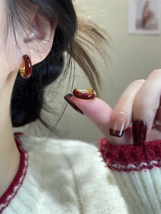 铜合金耳饰 秋季百搭小众法式复古耳圈气质轻奢精致耳环红色耳饰