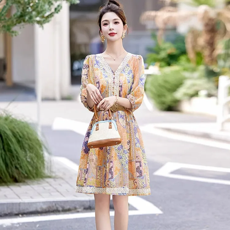 洋气衣服女碎花连衣裙2025夏季新款小个子高级感法式气质海边裙子