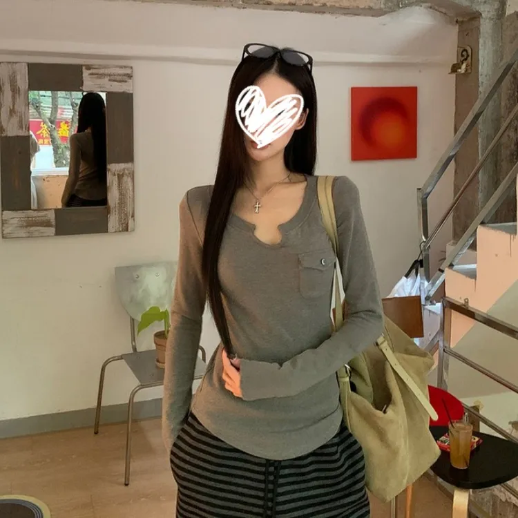 2025年秋季新款韩系纯欲高级设计感长袖T恤修身显瘦气质女上衣潮