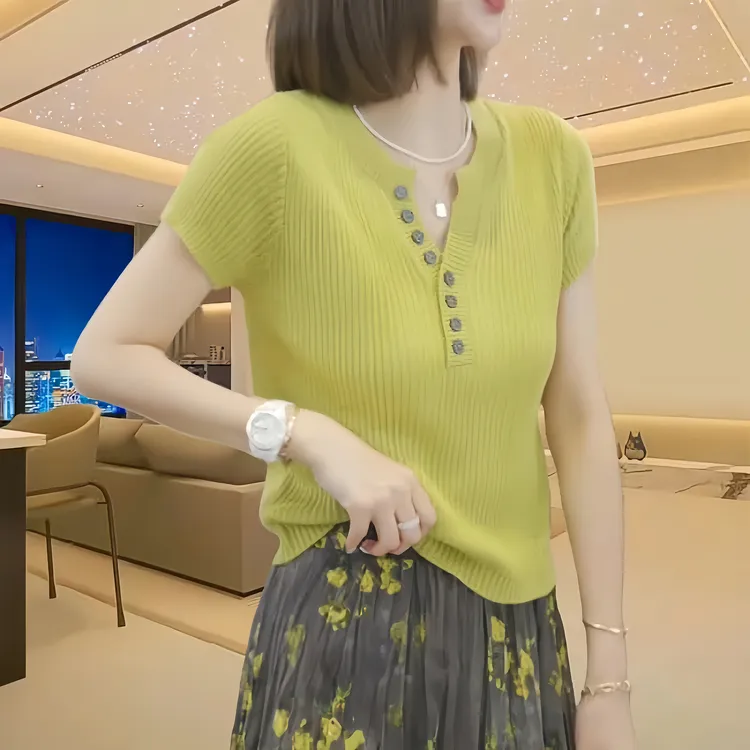 时尚半开领纽扣冰丝针织衫女夏季新款显瘦短袖打底百搭套头上衣潮