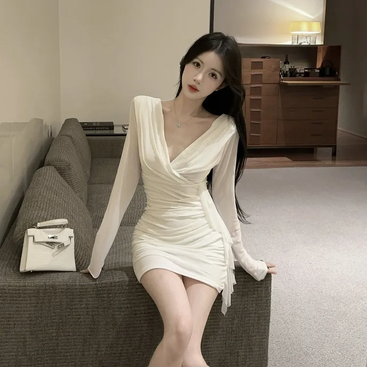 新款百搭网纱流苏拼接长袖打底包臀短裙连衣裙独特漂亮小衫套装