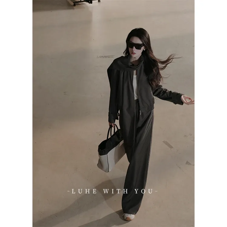 LUHE【格雷新贵】hehe 私服～静奢设计感飘带人棉外套+长裤